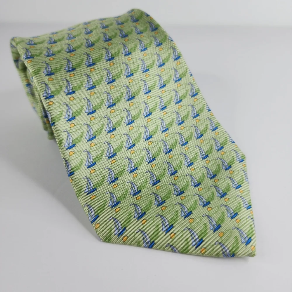 TOMMY HILFIGER Green Sail Boat Silk Tie.